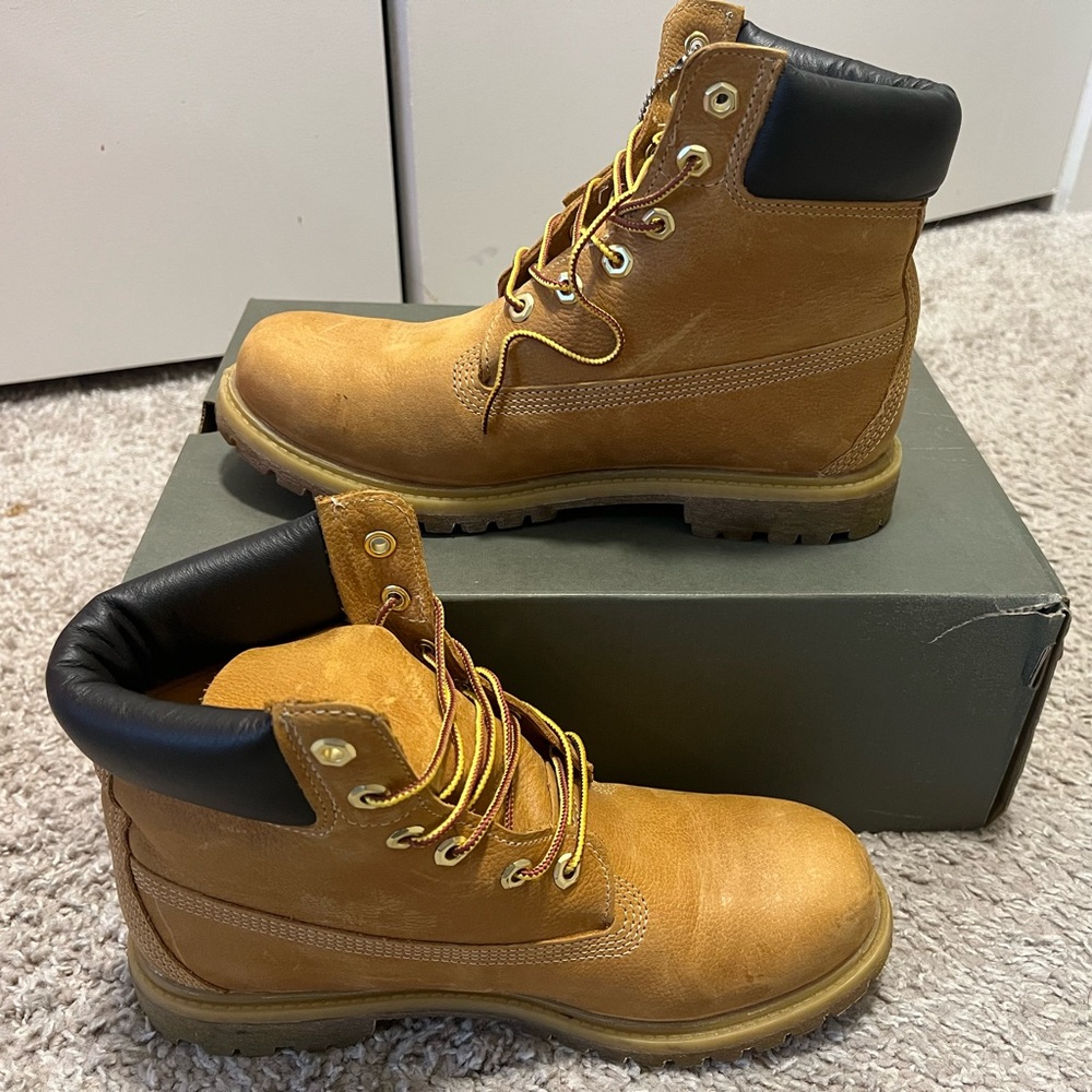 New!! Timberland boots Sz 9.5
